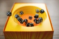 Ravensburger 26840 - Strike, Brettspiel, Mehrfarbiges Würfelspiel Für 2-5 Spieler, Mitbringspiel Ab 8 Jahren, Familienspiel -Ravensburger Geschäft 26840 5