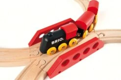Ravensburger BRIO 33028 Bahn Acht Set Classic Line – Zwei Schienenkreise Mit Frachtzug, Holzbahnhof Und Holzbrücke – Geeignet Für Kinder Ab 2 Jahren -Ravensburger Geschäft 63302800 5