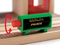 Ravensburger BRIO World 33578 Sprechender Bahnhof – BRIO Eisenbahn Zubehör Mit Aufnahmefunktion – Kleinkinderspielzeug Empfohlen Ab 3 Jahren -Ravensburger Geschäft 63357800 2