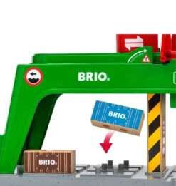 Ravensburger BRIO World 33996 Bahn Verlade Terminal - Mit Beweglichem Kran Zum Umladen Von Gütern Auf Die Schiene, Straße Und Das Schiff - Empfohlen Für Kinder Ab 3 Jahren -Ravensburger Geschäft 63399600 7