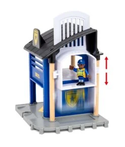 Ravensburger BRIO World 36025 Polizei Und Feuerwehr Set Deluxe - Großes Rettungskräfte-Set Mit Polizeistation, Feuerwehrzug, Löschhubschrauber Und Krankenwagen - Empfohlen Für Kinder Ab 3 Jahren -Ravensburger Geschäft 63602500 5